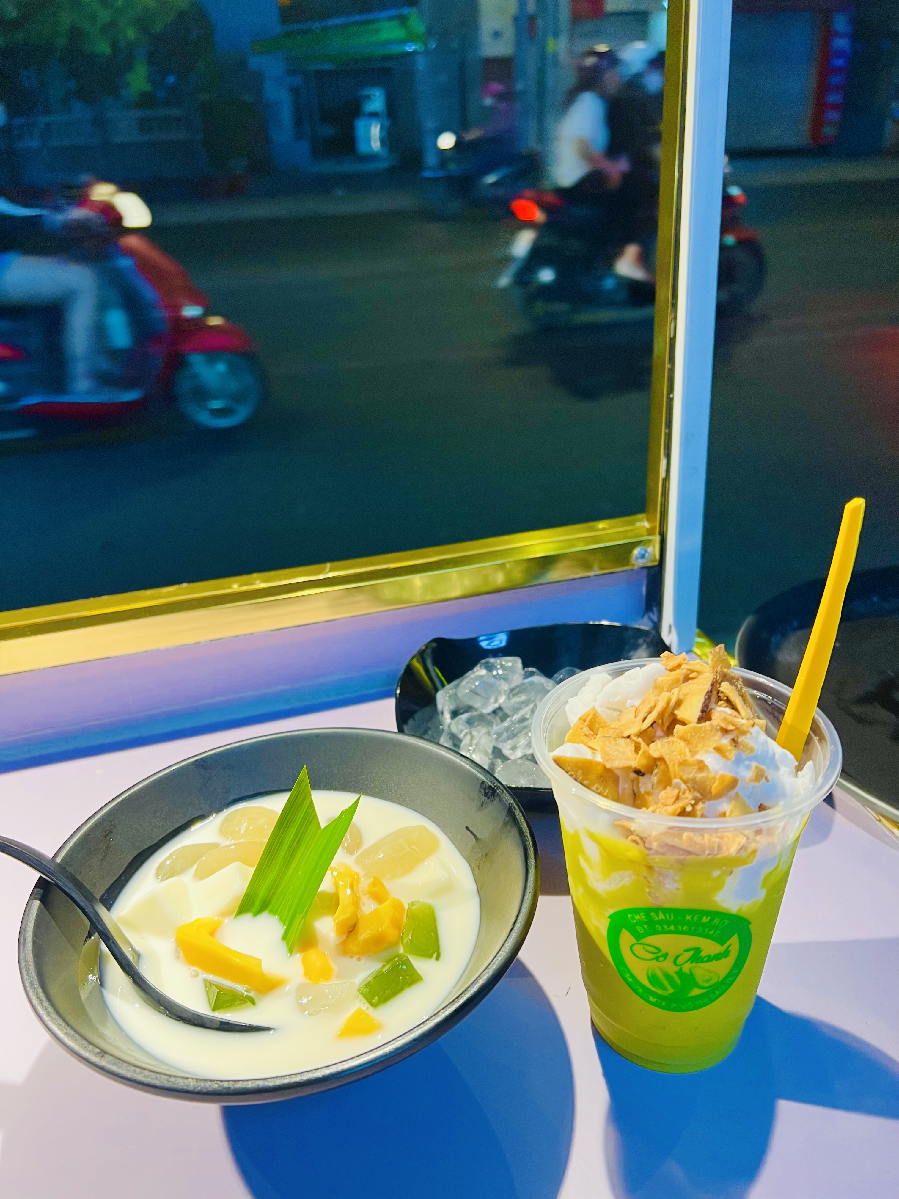 Cô-Thanh---Chè-Sầu-&-Kem-Bơ---Cách-Mạng-Tháng-8