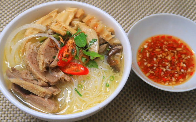 Chị-Hiền---Bún-Miến-Măng-Vịt-&-Bún-Mắm---Đường-số-30