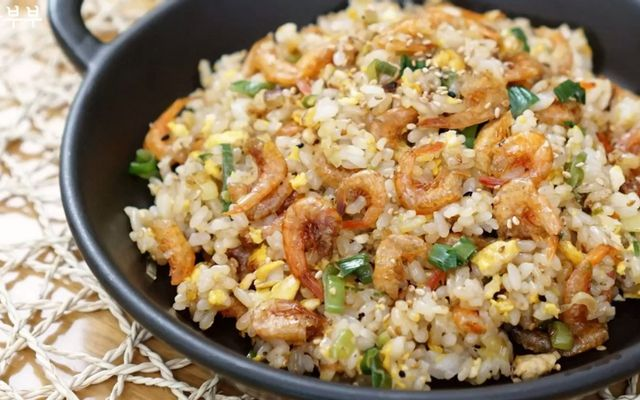 com-chien-anh-tu-le-van-luong