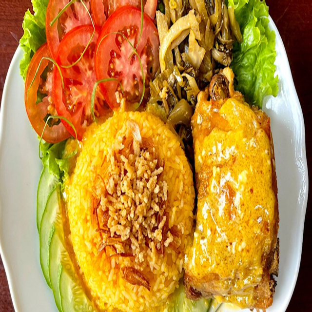 bep-co-tao-com-ga-sot-trung-muoi-pho-mai-nguyen-gia-tri