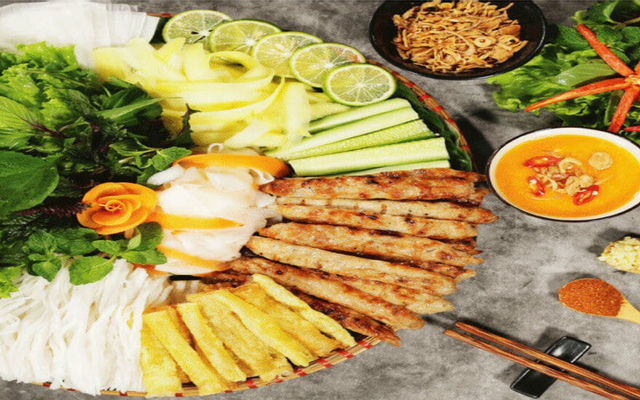 nem-nuong-nha-trang-tran-binh-nguyen-lan