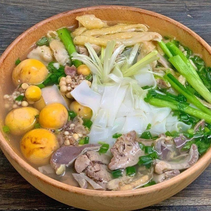 pho-ga-tuong-beo-nguyen-thi-inh
