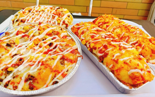 banh-mi-kep-thit-pizza-toan-loc-truong-inh