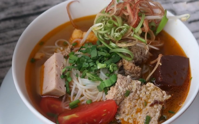 quan-kim-tho-hu-tieu-bun-rieu-nguyen-hoang