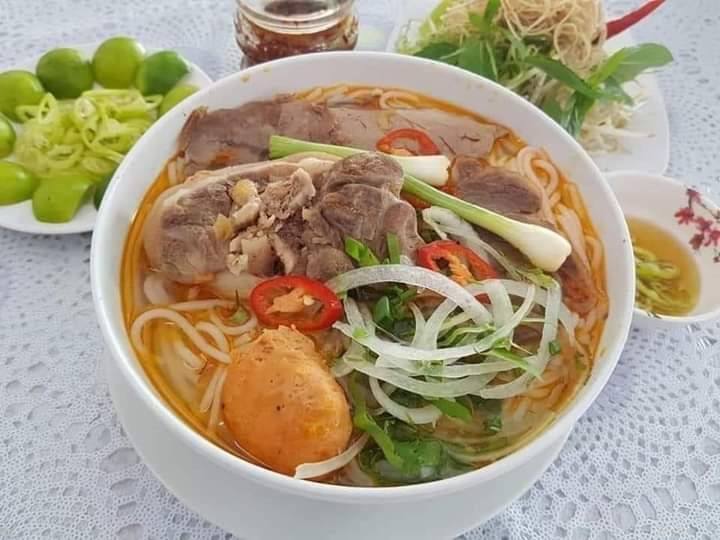 bun-bo-hue-co-gao-vo-thi-sau