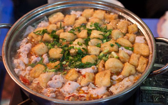 lau-rieu-cua-pho-uc-chinh