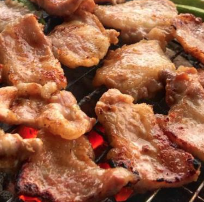 chi-dung-vu-heo-tep-mo-nuong-le-quang-sung