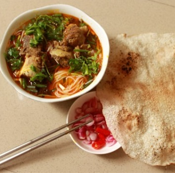 bun-bo-gio-quang-ngai-nhat-nga-nguyen-cuu-van