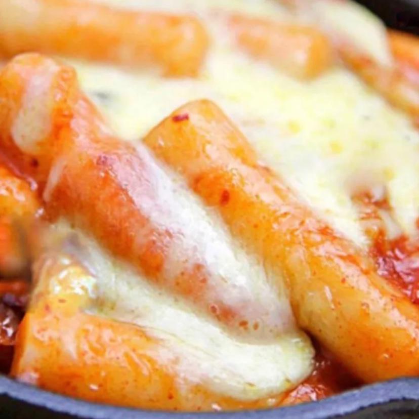 banh-gao-xuc-xich-pho-mai-uc-lo