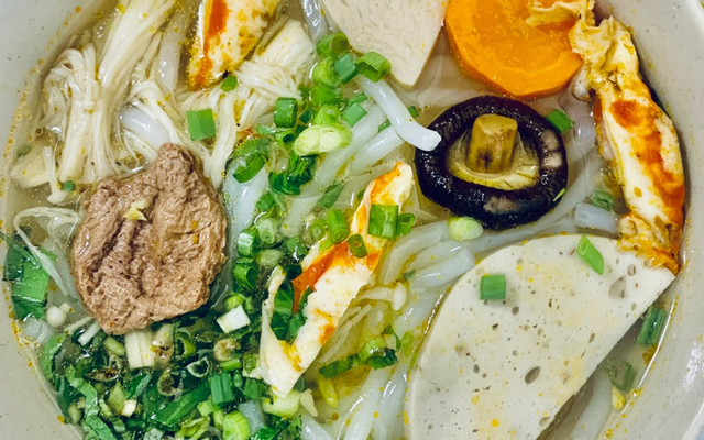 quan-chay-hoang-kim-bun-hue-bun-rieu-hung-phu