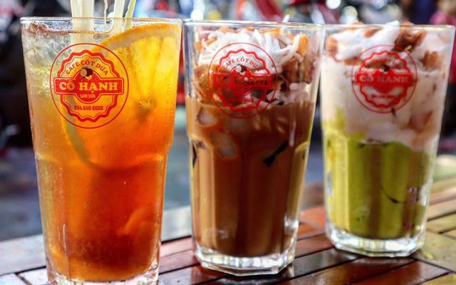 ca-phe-cot-dua-co-hanh-o-cho-dua