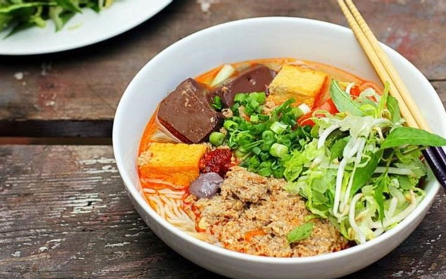 tien-at-bun-rieu-canh-bun-cua-ong-pham-van-chieu