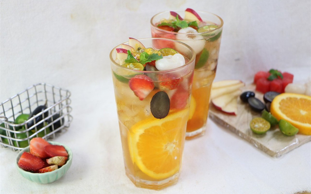 cau-an-tra-trai-cay-banh-uot-cha-hue-su-van-hanh