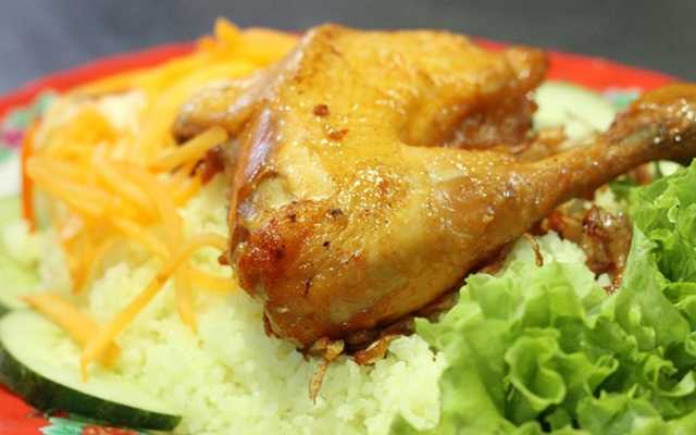 Hà-Tiên-Quán---Cơm-Gà-Xối-Mỡ---Đường-Số-154