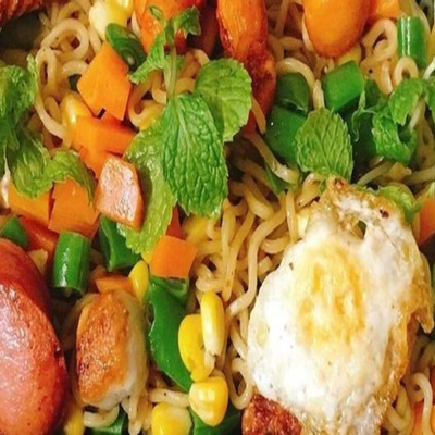 gia-khang-mi-tron-indomie-o-an-vat-khuong-inh