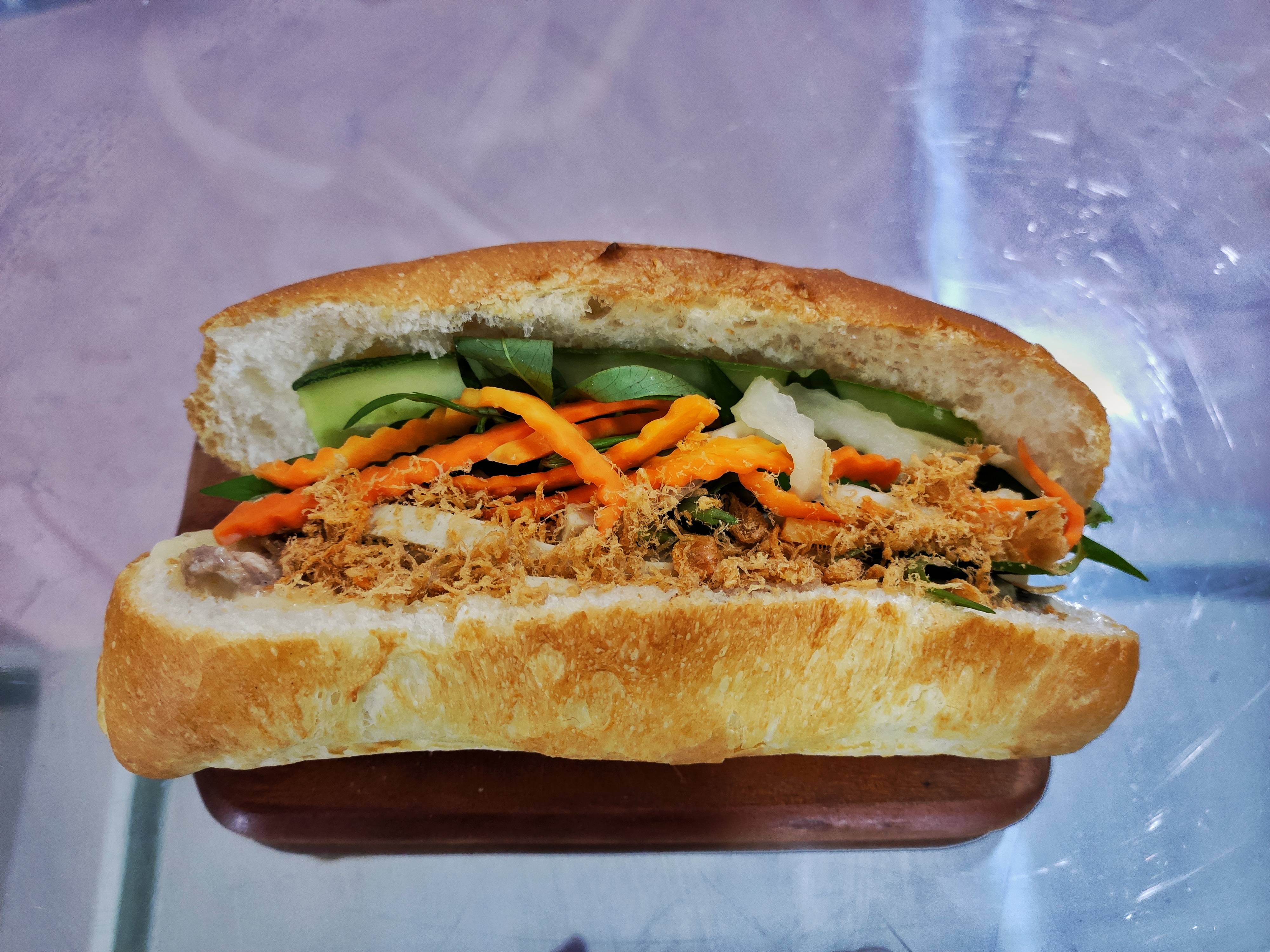 quan-minh-tam-banh-mi-chay-uong-so-11