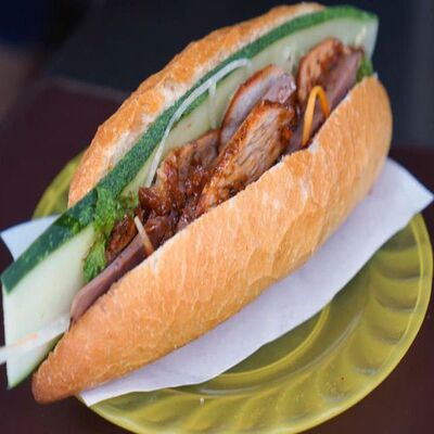 vi-moc-banh-mi-hoi-an-lac-trung