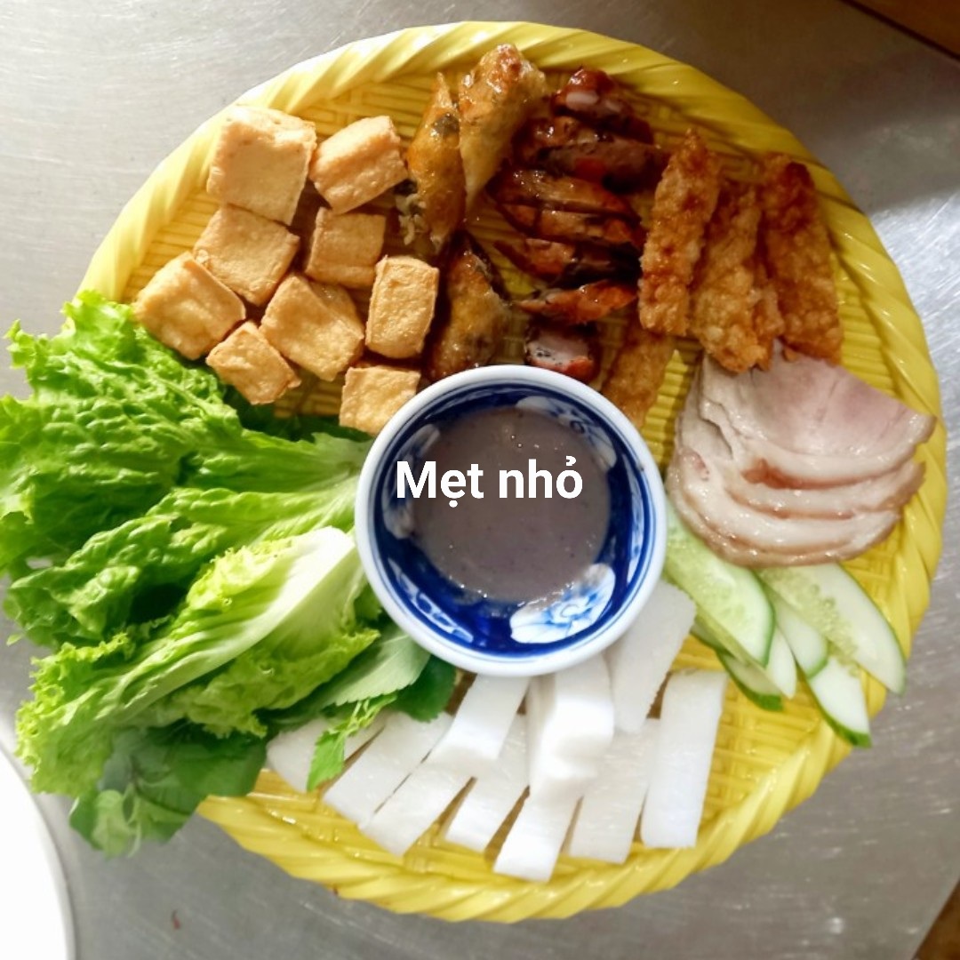 quan-bun-au-mam-tom-pham-the-hien