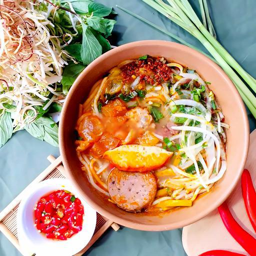 Bún bò gân chả