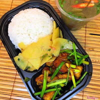 com-thit-rang-chay-canh