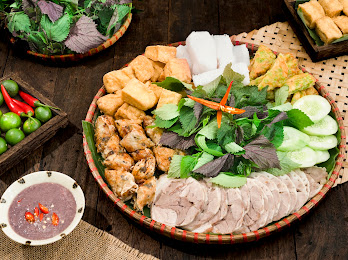 quan-chi-chip-bun-au-met-xuan-thuy