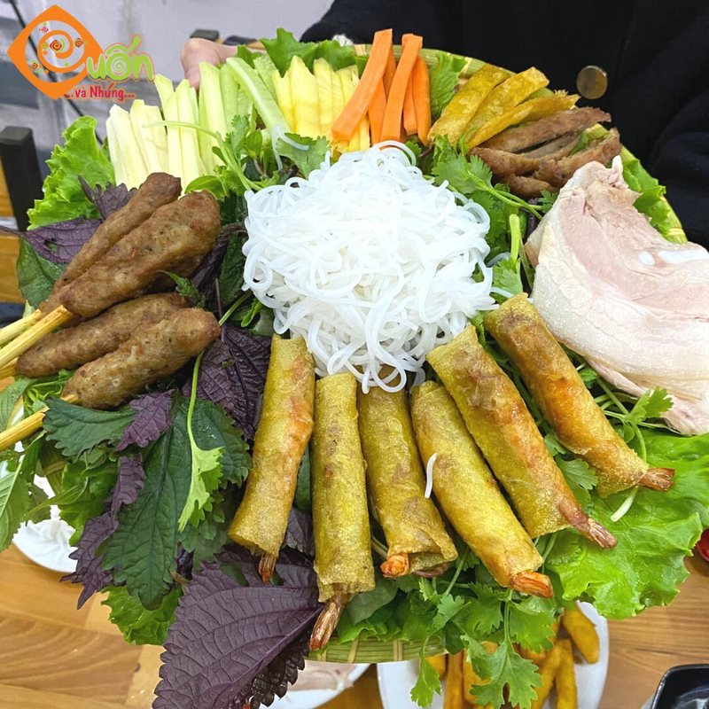 ac-san-a-nang-banh-trang-cuon-thit-heo-bo-nhung-dam-kim-ong