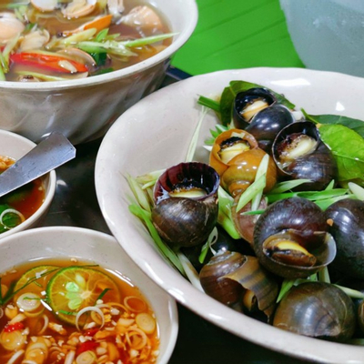 Ốc-&-Ăn-Vặt-A-Thoòng---Hoàng-Quốc-Việt