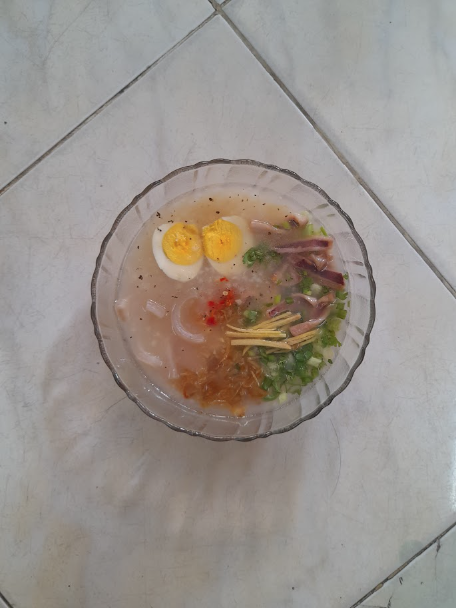 chao-muc-hot-ga-luoc