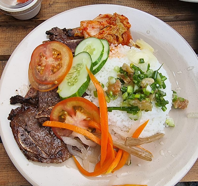 thao-ty-com-bun-cha-tran-quoc-tuan