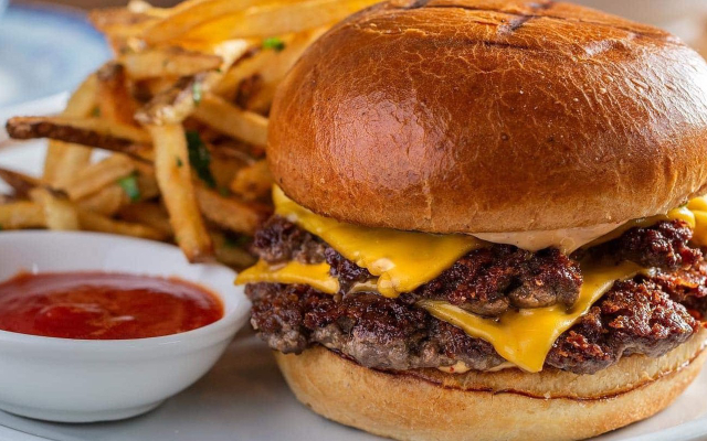 hamburger-ga-ran-mr-hai-xo-viet-nghe-tinh