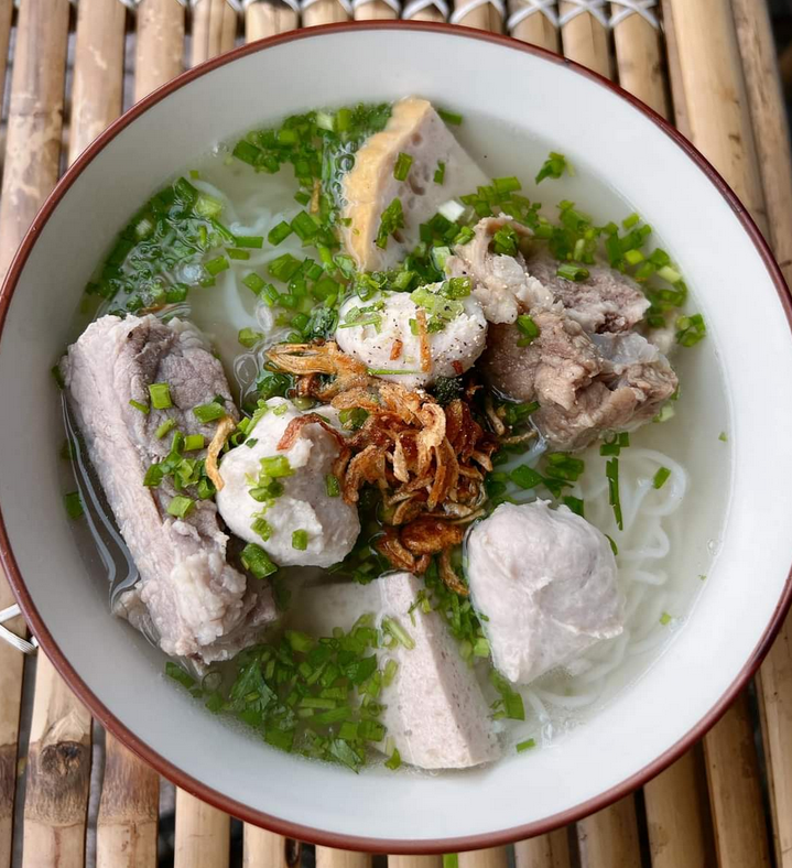 bun-moc-mi-quang-phu-khang-thoai-ngoc-hau