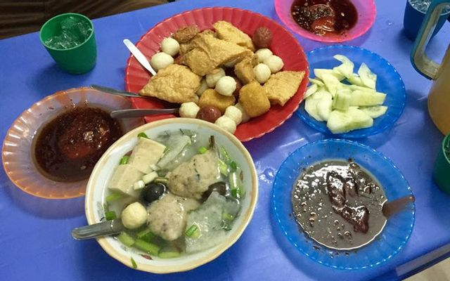 ca-vien-chien-anh-chi-em-an-vat-hoa-hao