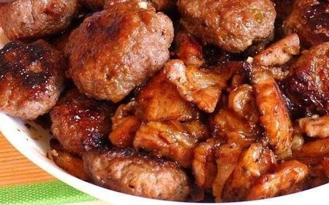 co-phuong-bun-cha-ha-noi-hoa-lam