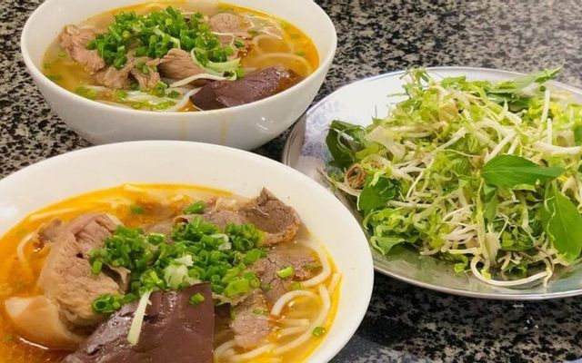 ong-khanh-bun-bo-hue-uong-d2