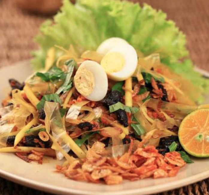 chi-xuong-banh-trang-tron-chung-cu-nguyen-thien-thuat