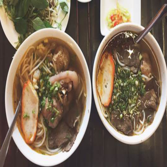 bun-bo-hue-7g-com-trua-binh-dan-nguyen-van-quy