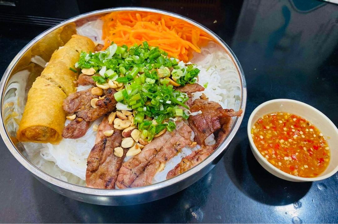 bun-thit-nuong-cha-gio