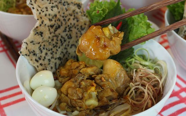 mi-quang-ba-thu-nguyen-van-qua