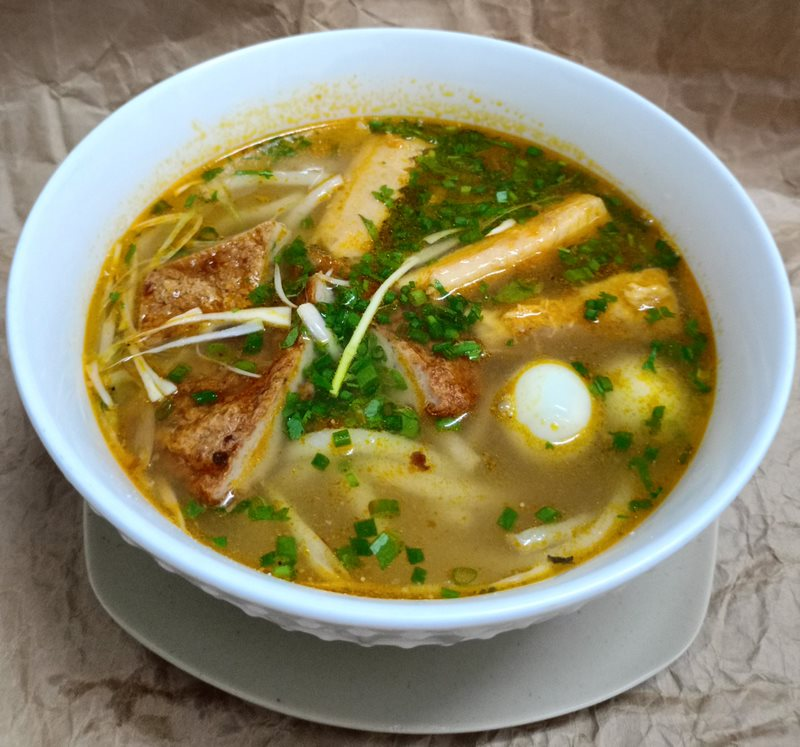 banh-canh-ca-loc-chan-ga-sot-thai-2a-nguyen-van-nghi