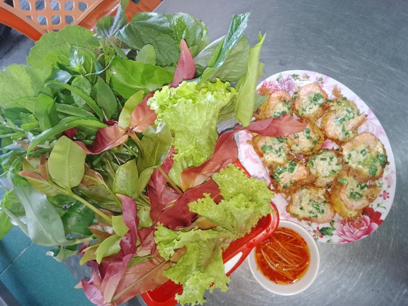 banh-xeo-rau-rung-duy-rom-nguyen-thi-ang