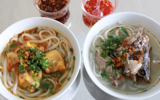 banh-canh-ca-loc-o-nu-phan-boi-chau