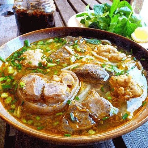 Hình ảnh Quán O Huệ - Bún Bò Gốc Huế & Mì Quảng - Bùi Đình Tuý