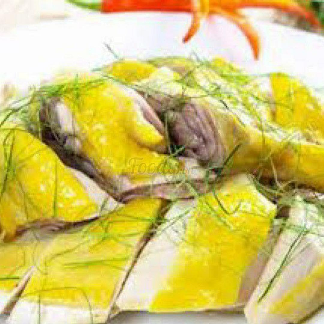 ga-chat-la-chanh-nguyen-con-gom-long-goi-chao-hat-sen