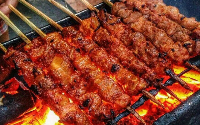 thit-xien-nuong-banh-mi-luong-ngoc-quyen