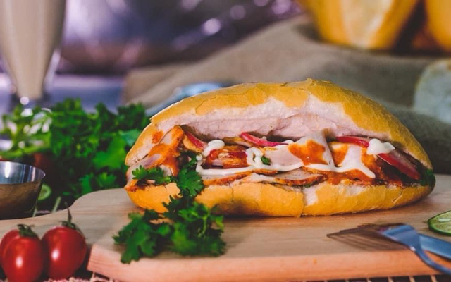 quan-banh-my-truyen-thong-tan-xuan