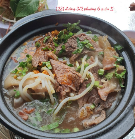bun-bo-hue-bun-thai-tho-a-boc-khoi-bui-huu-nghia