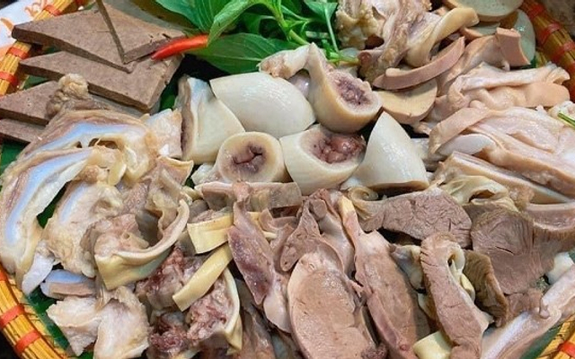 long-tran-chao-a-linh-quan-nguyen-hoang-ton