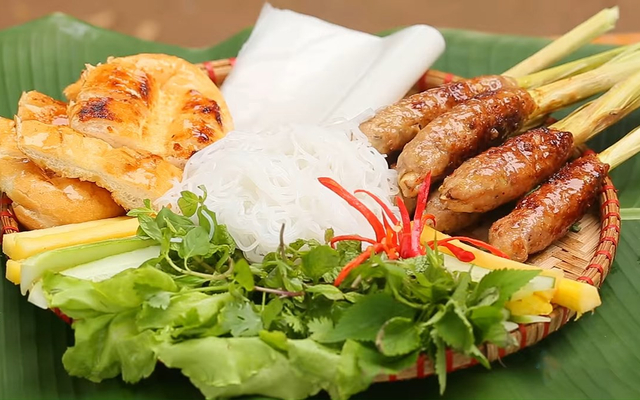 nem-nuong-nha-trang-minh-uc-luong-inh-cua