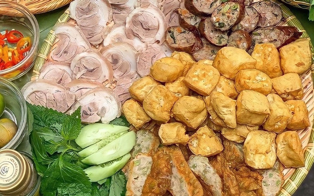 vua-nuong-bun-au-mam-tom-nguyen-gia-tri