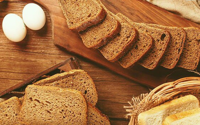 fresh-healthy-cake-banh-mi-en-ly-chinh-thang